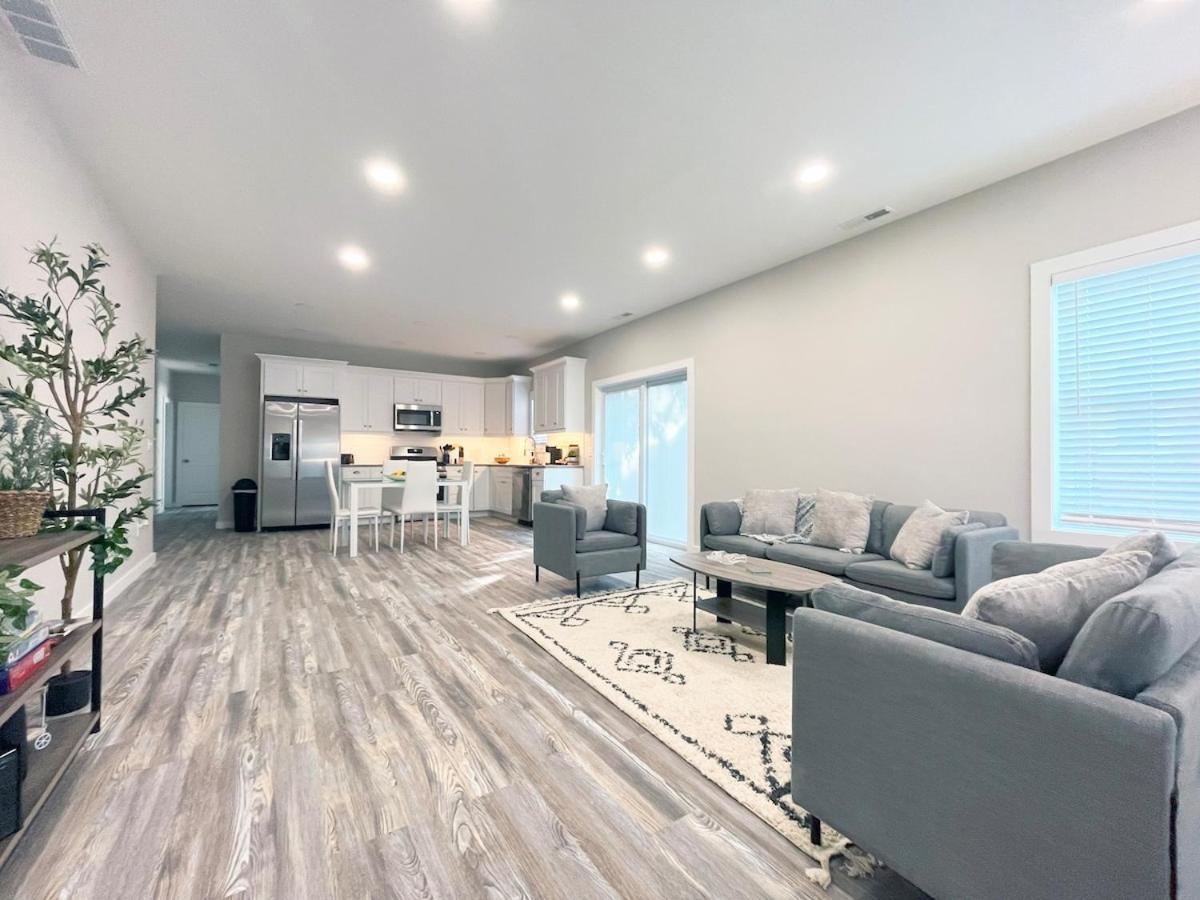 Beautiful Cozy New Build Home - Pet Friendly South Euclid Exterior foto